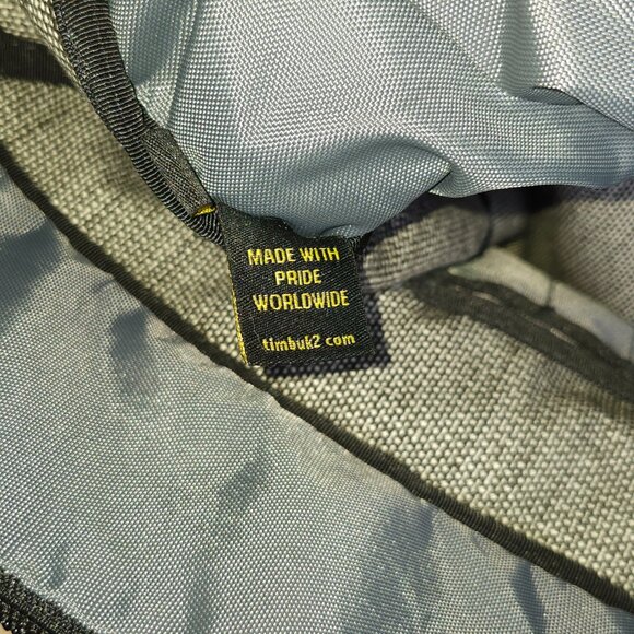 ATTRACTIVE Timbuk2 Messenger Tote Bag Three Tier Design 18" x 13" x 4" - Picture 10 of 12